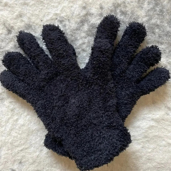 🔥4/$20 St Johns Bay Fuzzy Gloves - Picture 2 of 11
